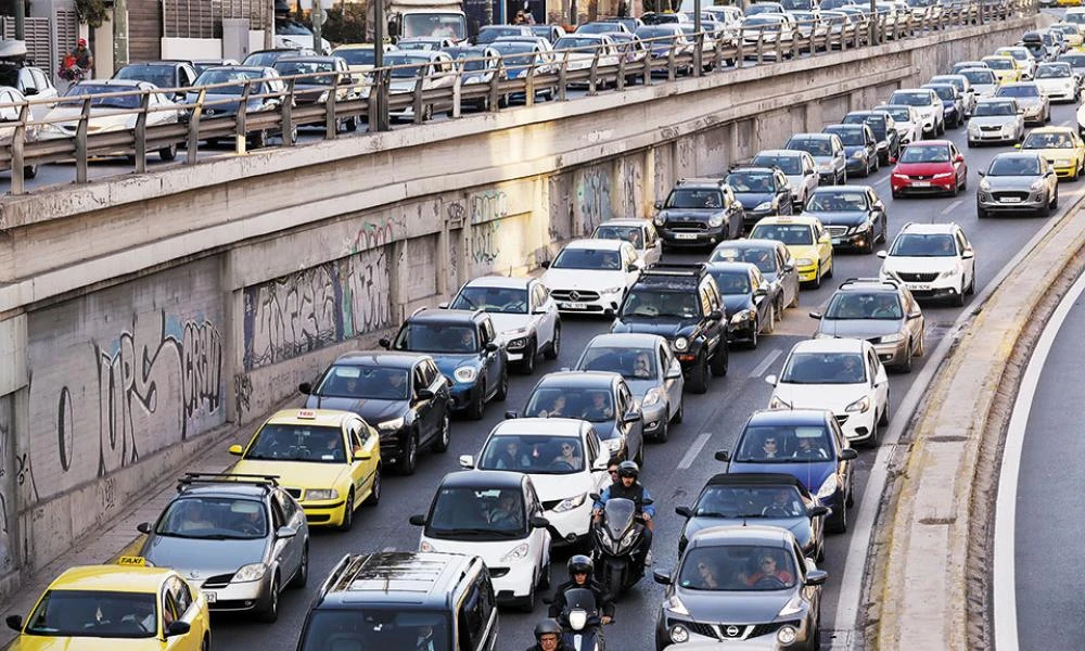 Τέλος οι παρατάσεις στα φετινά τέλη κυκλοφορίας - Τα 13 "καμπανάκια" από την ΑΑΔΕ